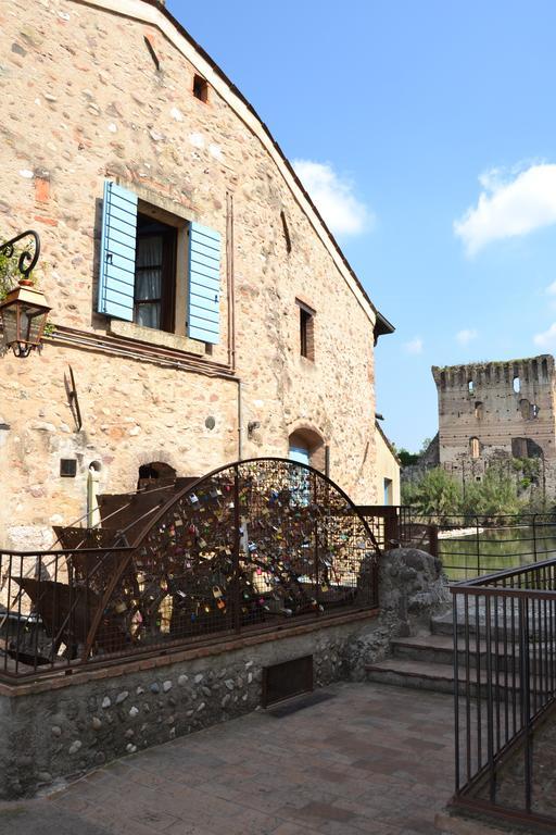 Le Finestre Su Borghetto Hotel Валеджо сул Минчио Екстериор снимка
