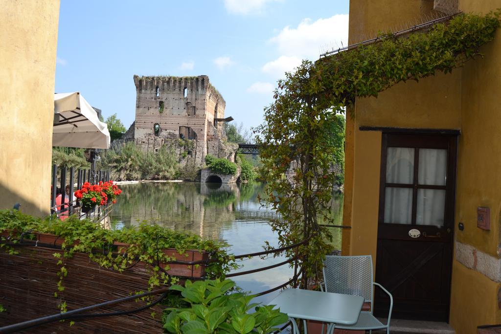 Le Finestre Su Borghetto Hotel Валеджо сул Минчио Екстериор снимка