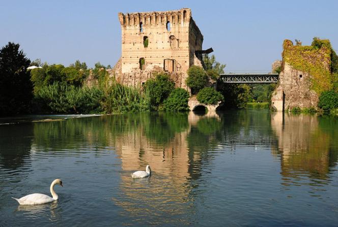 Le Finestre Su Borghetto Hotel Валеджо сул Минчио Екстериор снимка